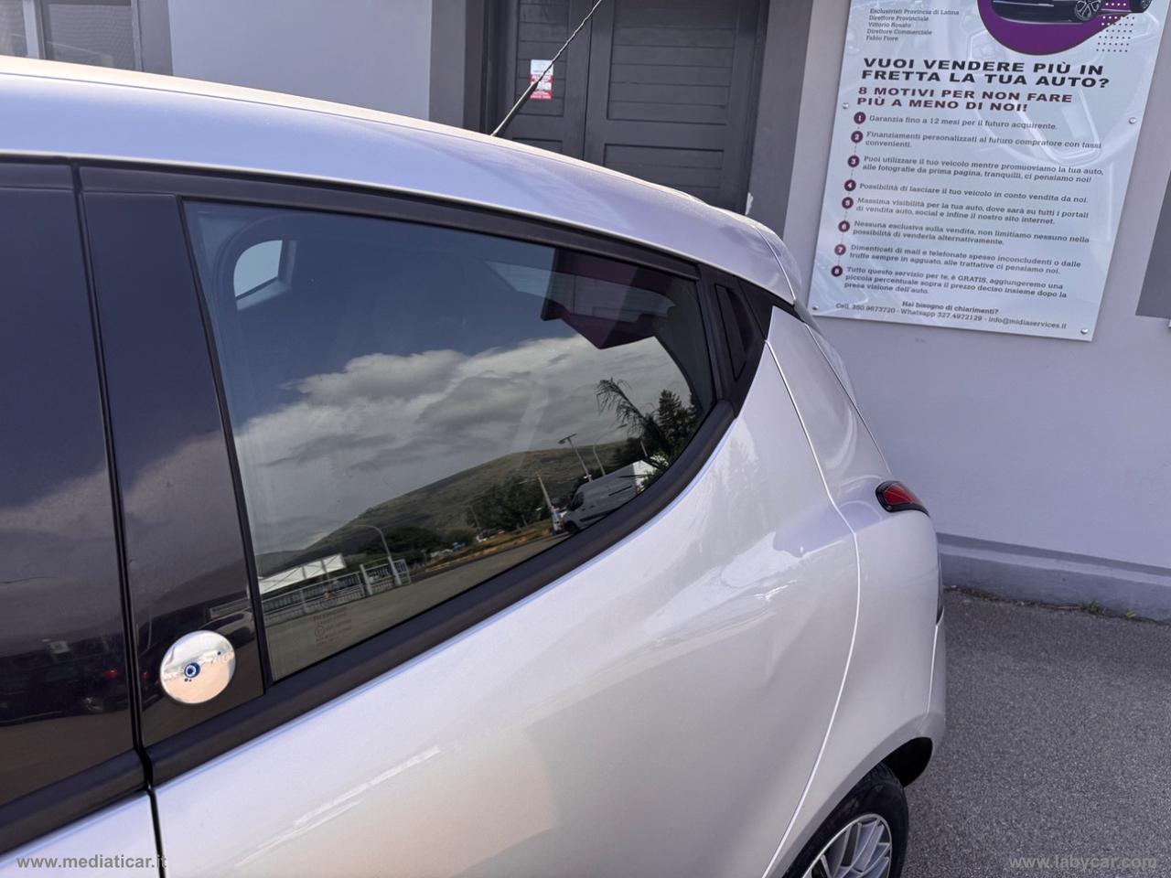 LANCIA Ypsilon 1.2 69 CV 5p. GPL Ecochic Silver