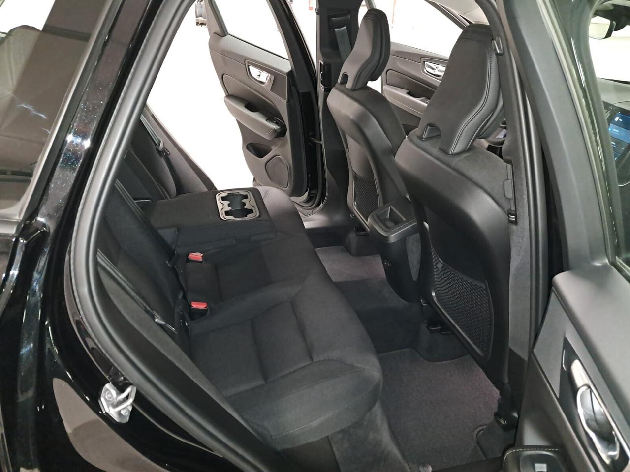 Volvo XC 60 2000 B4 (D) Mild-Hybrid Momentum AWD Automatico