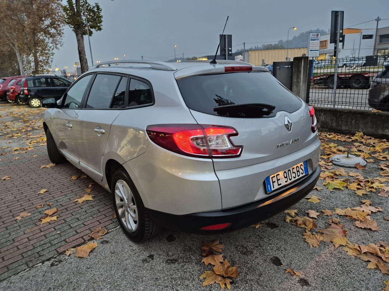 Renault Mégane 1.5 dCi SW E6B--24 m/ GARANZIA!!