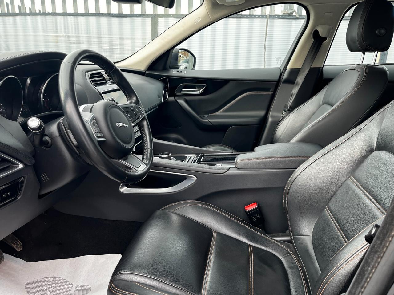 Jaguar F-Pace 2.0 D 180 CV AWD aut. Prestige