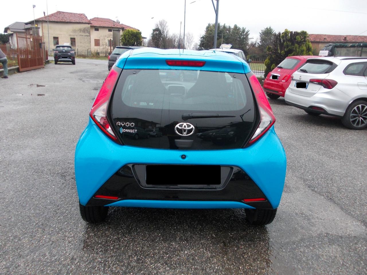 Aygo Connect 1.0 5 p. x-play.KM26241