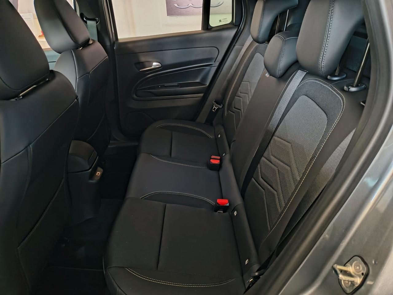 Jeep Avenger 1.2 Turbo 100CV MHEV Summit