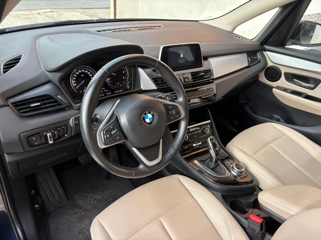 Bmw 216 216d Active Tourer Luxury automatica neopatentati