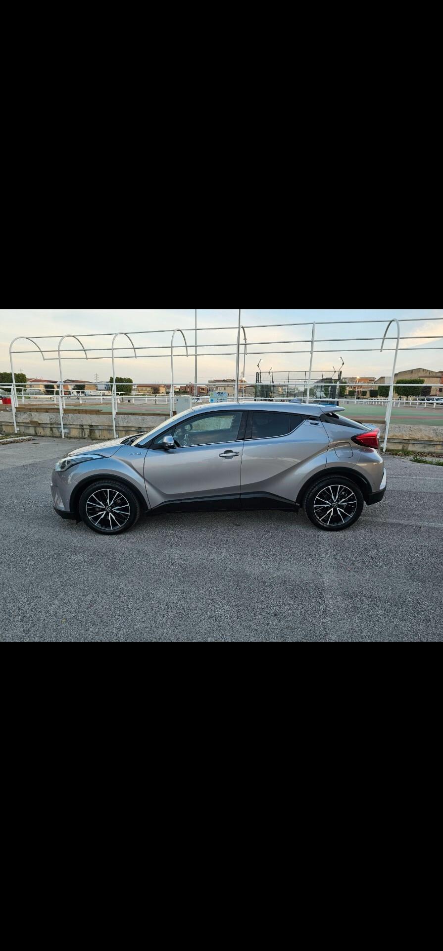 Toyota C-HR 1.8 Hybrid E-CVT Lounge