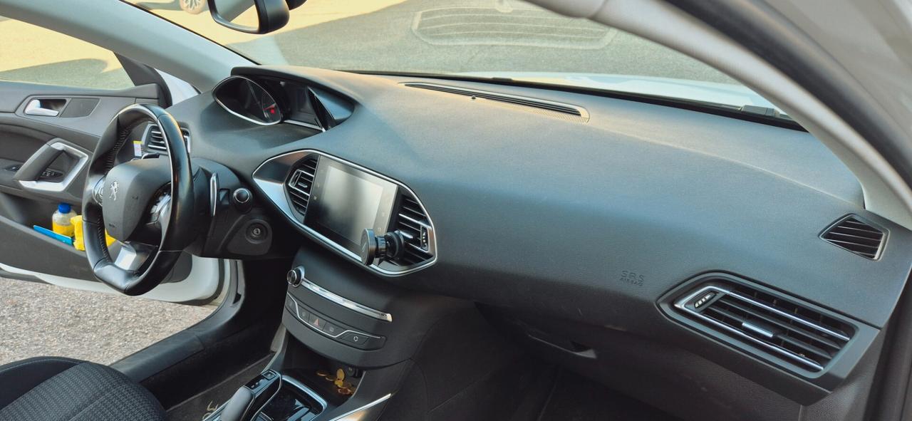 Peugeot 308 BlueHDi 130 S&S EAT8 Business
