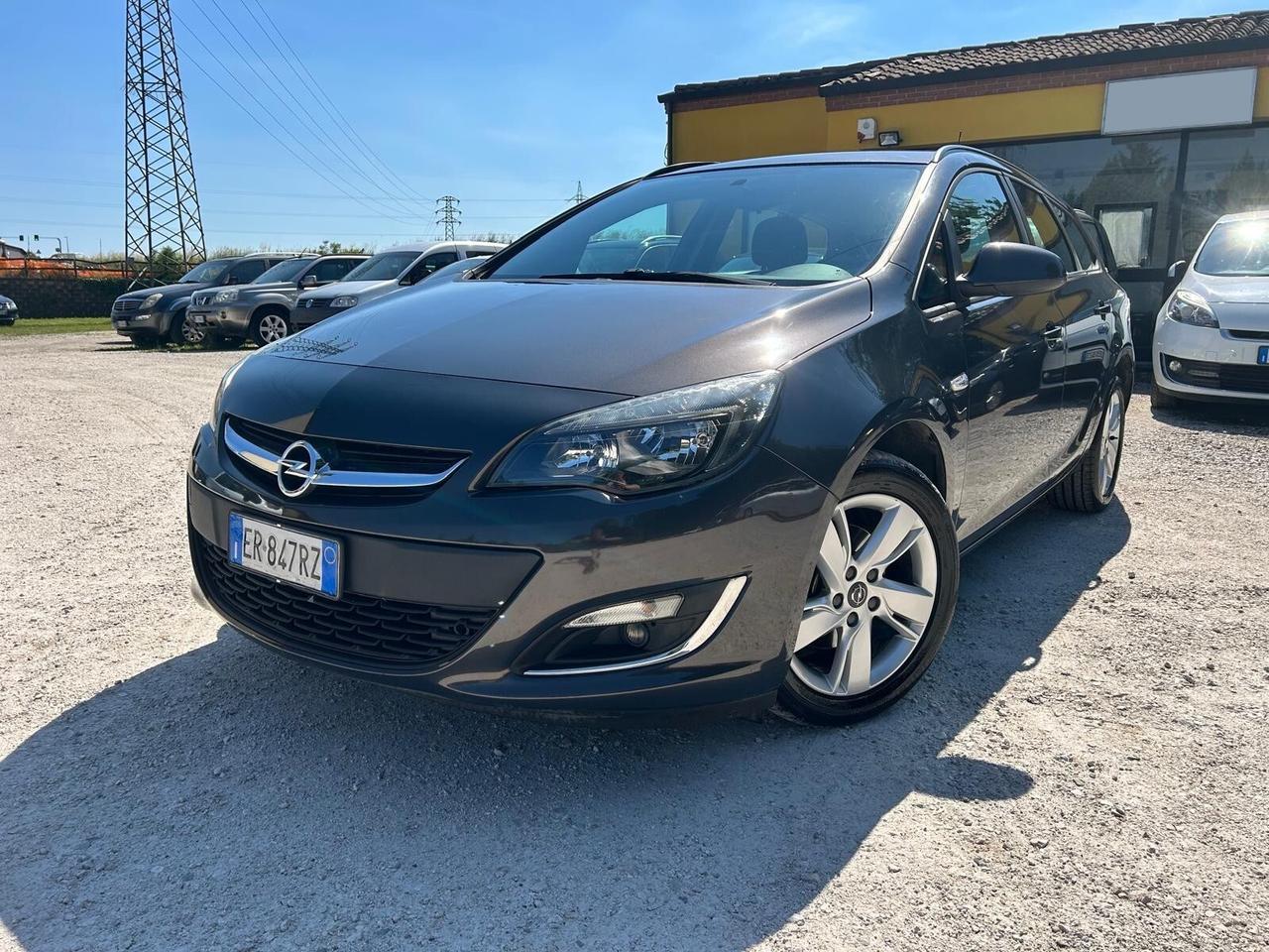 OPEL ASTRA 1.7CDTI 110CV COSMO UNICO TOP NEOPAT.