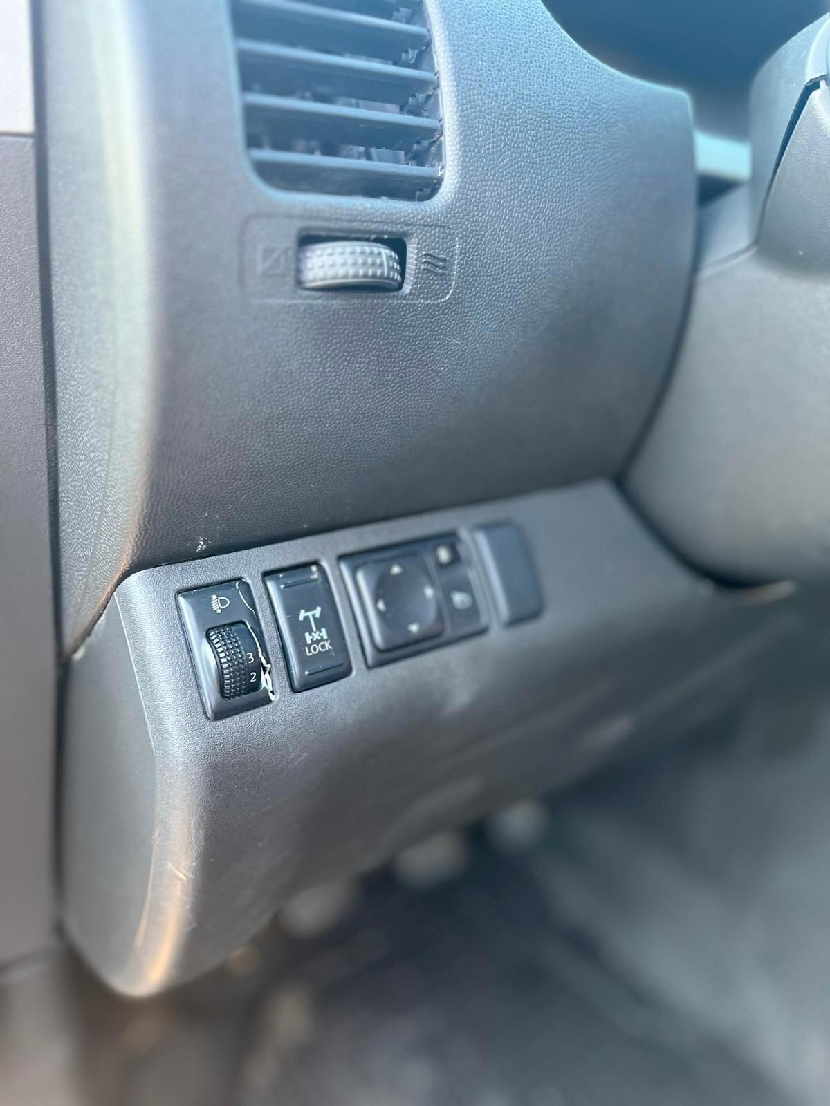 Nissan Navara 2.5 dCi 190CV 4 porte Double Cab Sport