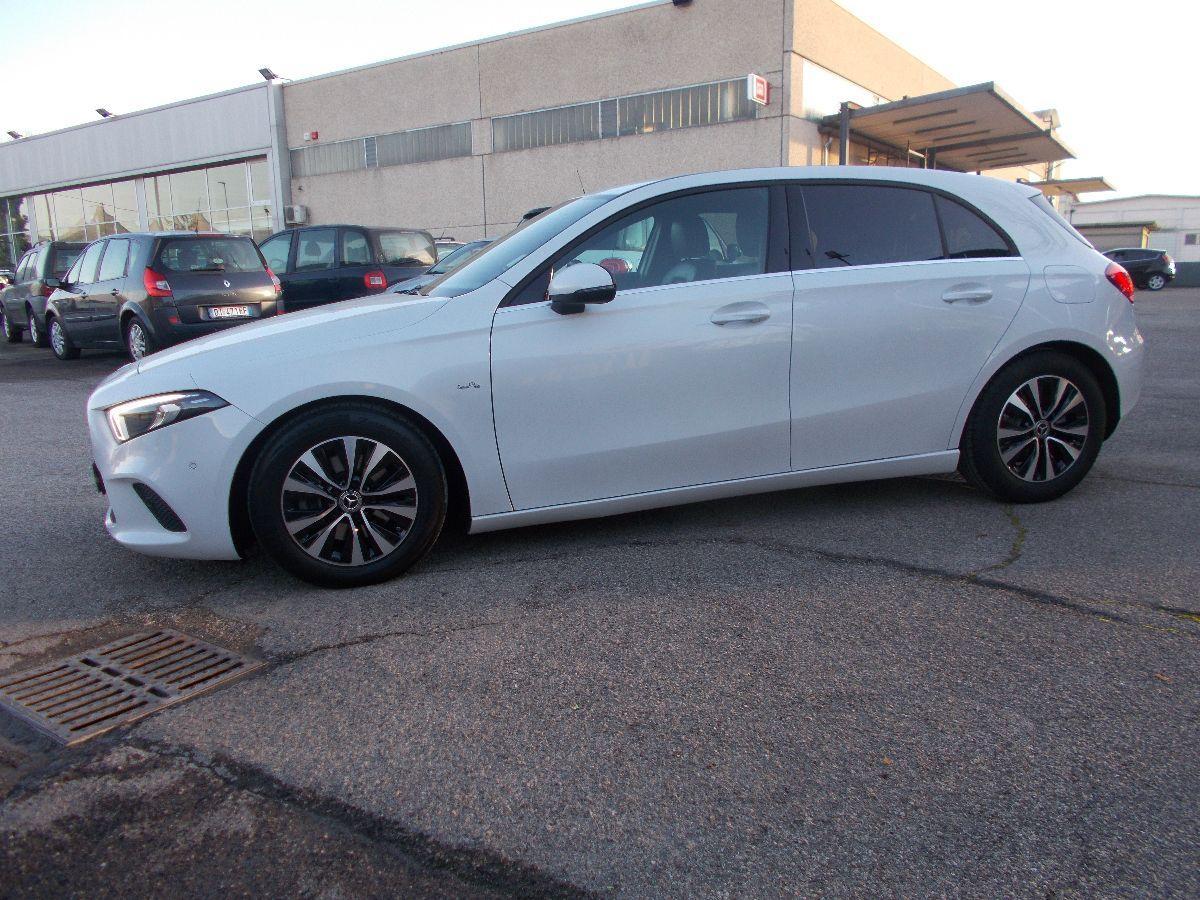 MERCEDES - Classe A - A 200 d Automatic Business