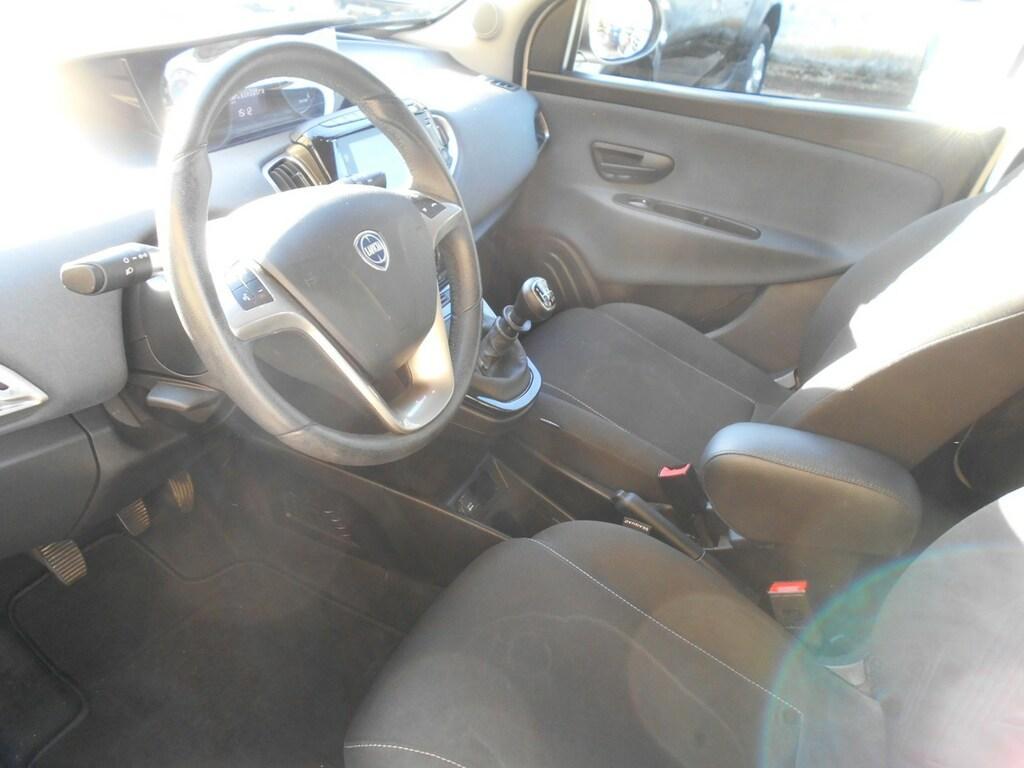 Lancia Ypsilon 1.0 FireFly Hybrid Gold Plus