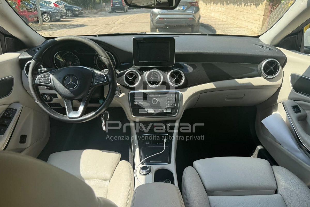 MERCEDES CLA 200 d Automatic Premium