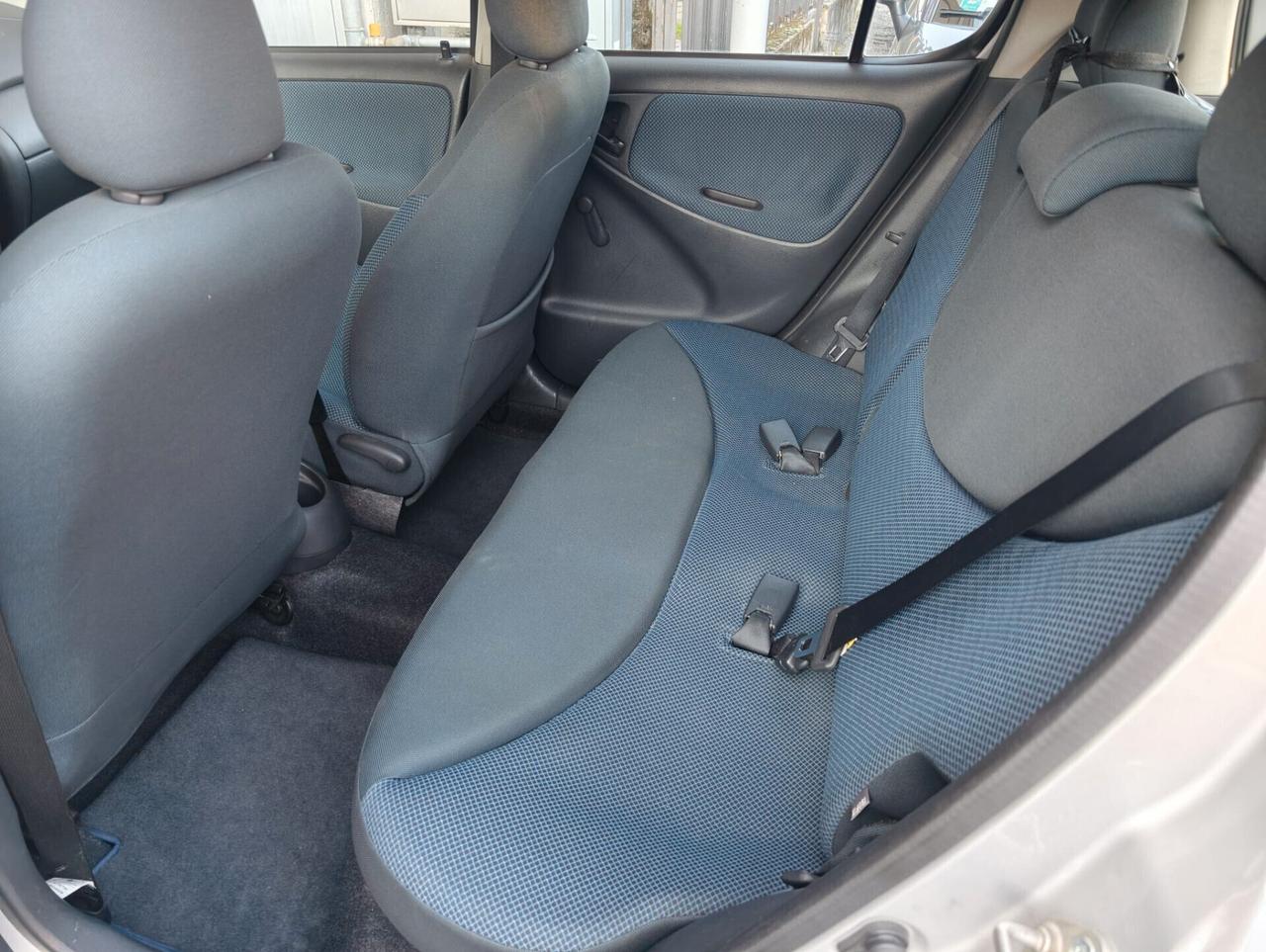 Toyota Yaris 1.0i 16V cat 5 porte Expo