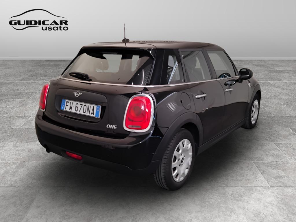 MINI Mini IV F55 2018 5p - Mini 5p 1.5 One Baker Street 75cv