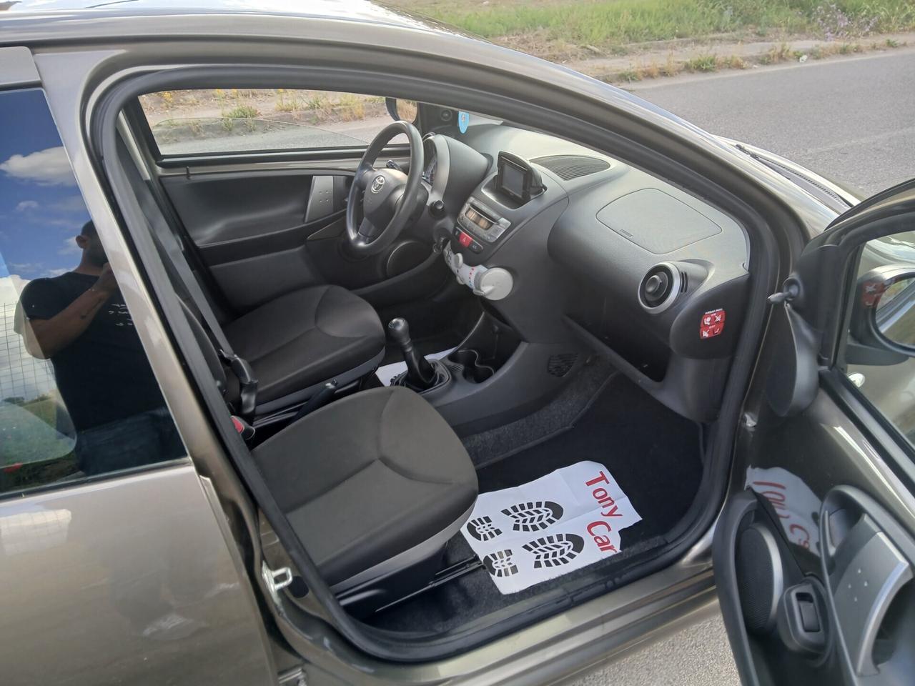 Toyota Aygo 1.0 12V VVT-i 5 porte Lounge Connect
