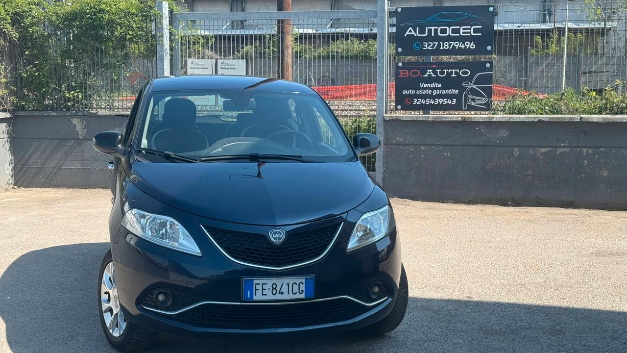 Lancia Ypsilon 0.9 TwinAir 85 CV 5 porte Metano Ecochic Platinum