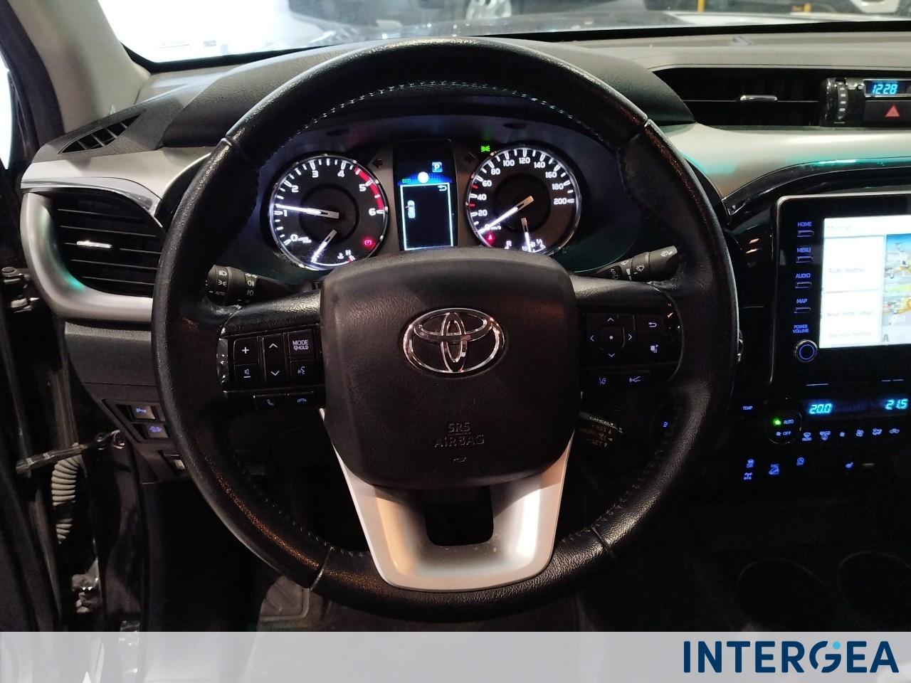 TOYOTA Hilux 2.8 d double cab Executive 4wd auto