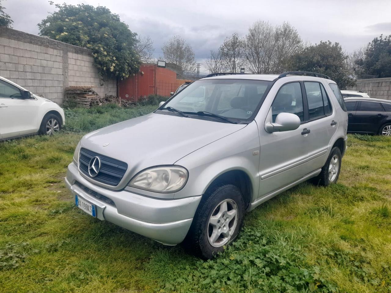 Mercedes-benz ML 270 2.7cc diesel (PRIVATO)- 2000