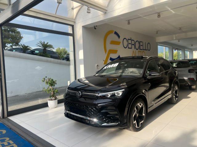 VOLKSWAGEN Tiguan 2.0 TDI 150 CV DSG R-Line Plus da ?519,00 mensili