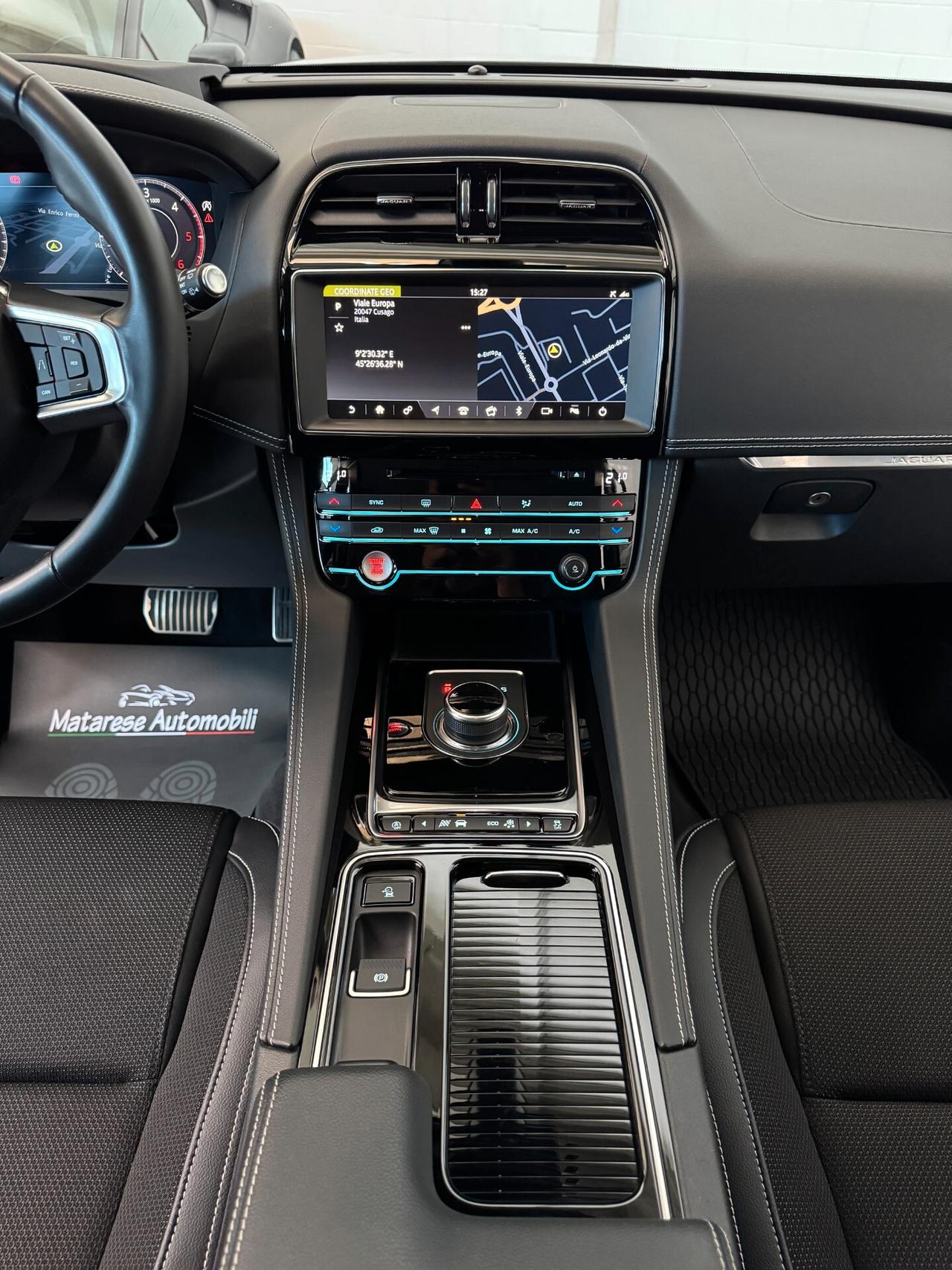 Jaguar F-Pace R-Sport 2.0cc 180cv AWD CarPlay Finanziabile