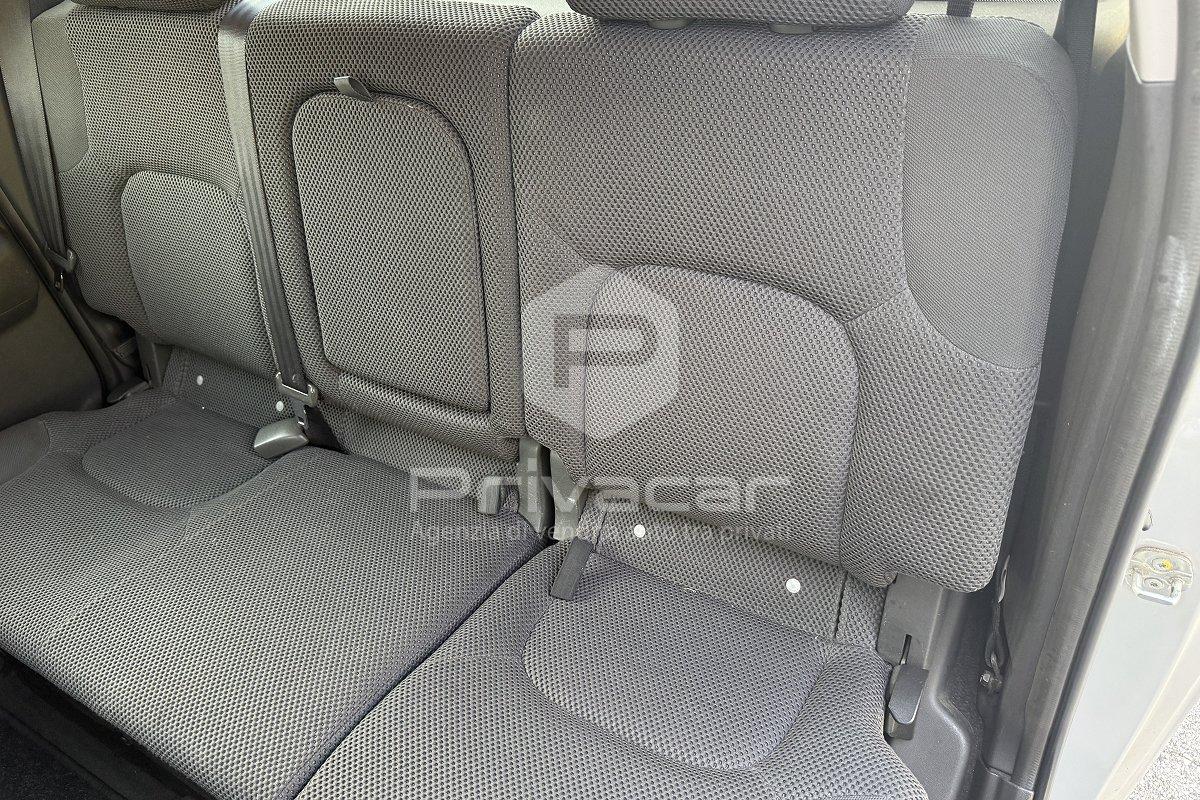 NISSAN Navara 2.5 dCi 4 porte Double Cab LE