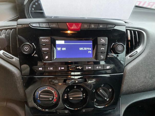 Lancia Ypsilon 1.0 FireFly 5 porte S&S Hybrid Ecochic Silver