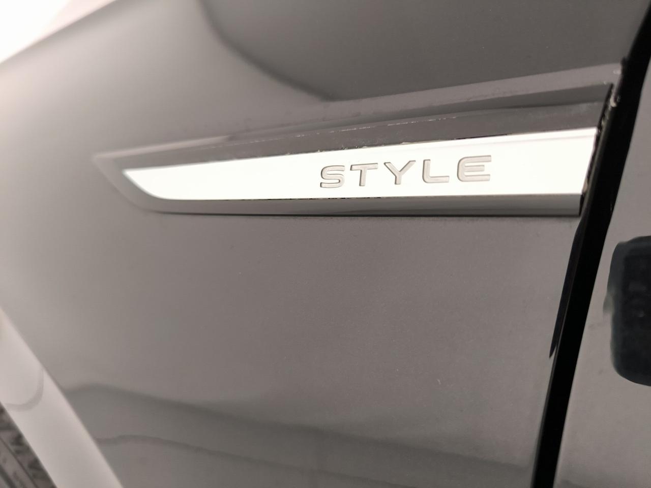 Volkswagen Golf 2.0 tdi style 115cv