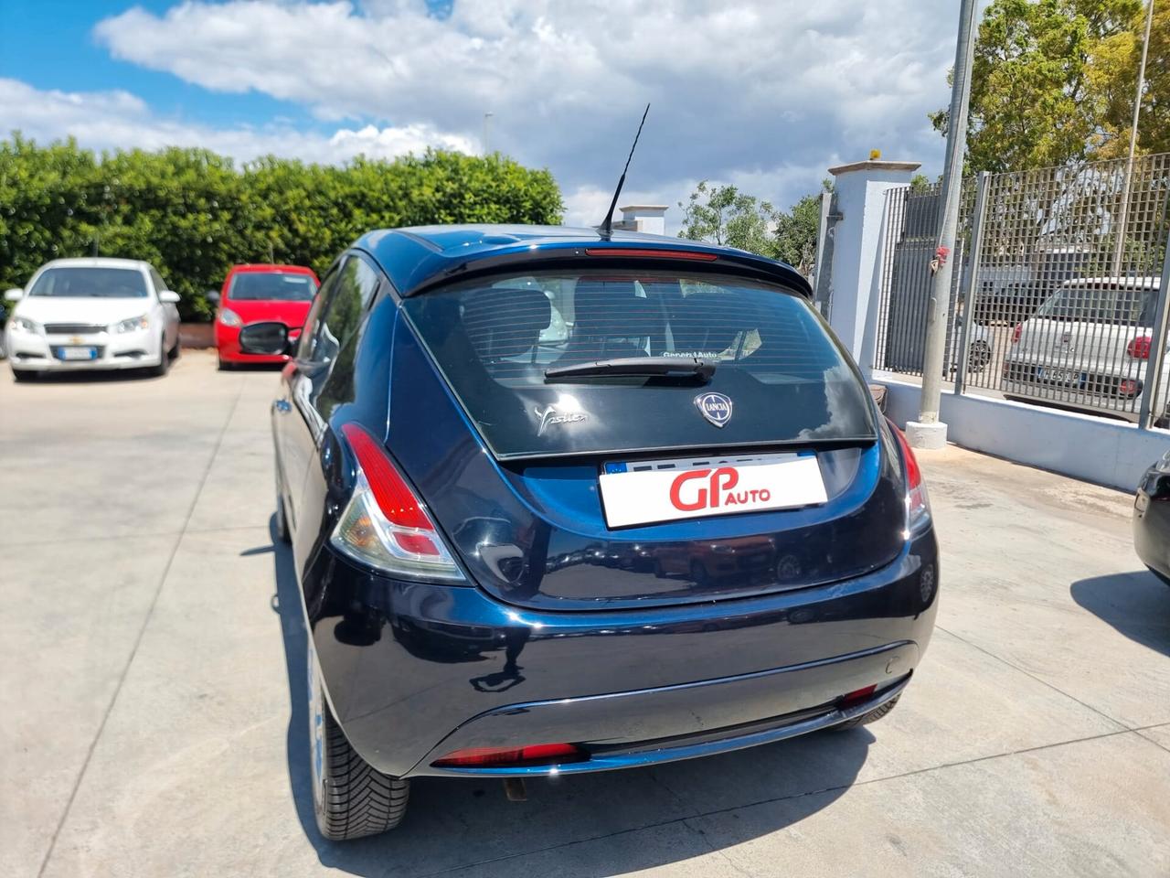 Lancia Ypsilon 1.2 69 CV 5 porte Silver KM 64000
