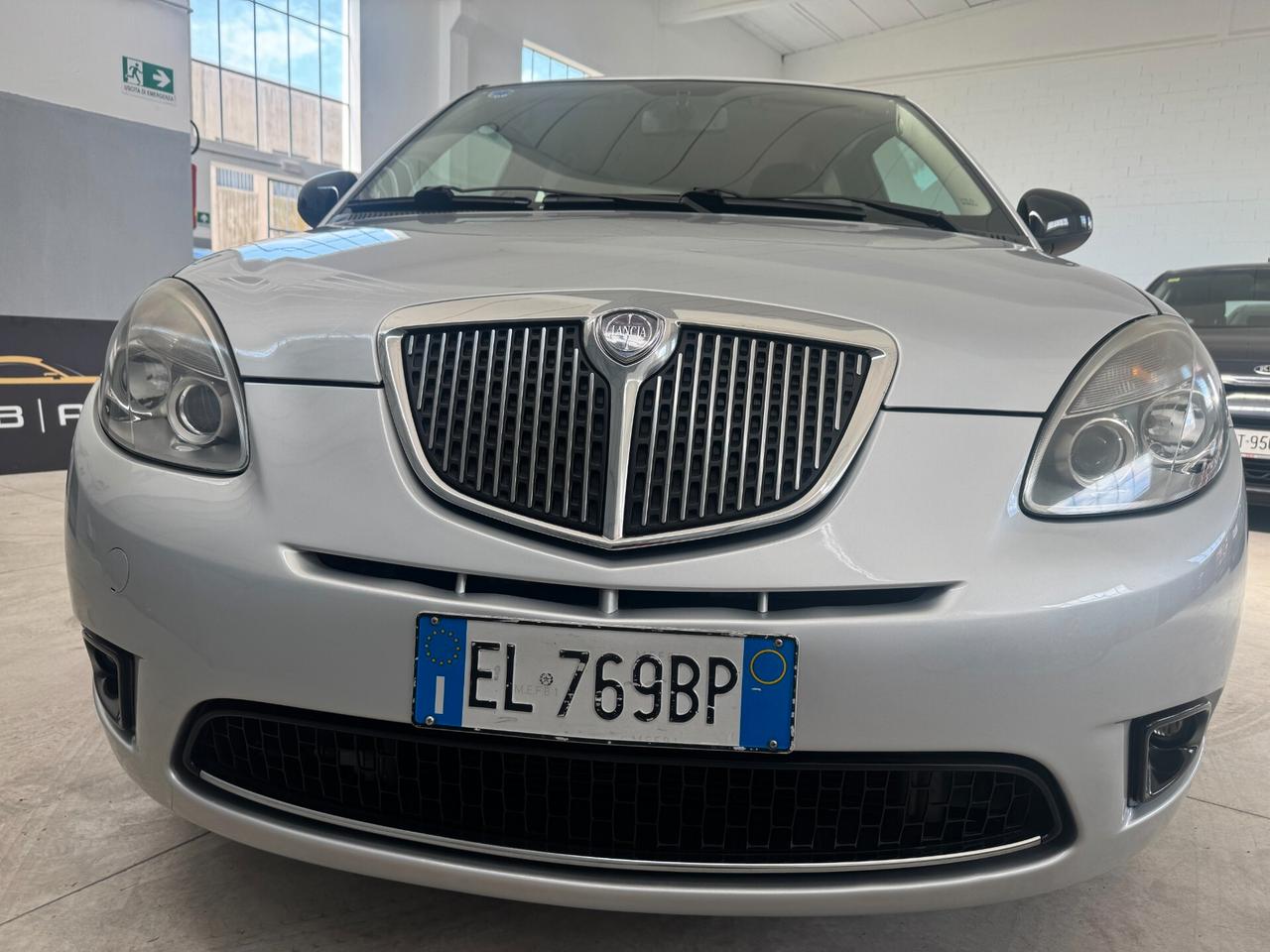 Lancia Ypsilon 1.2 69 CV Unyca