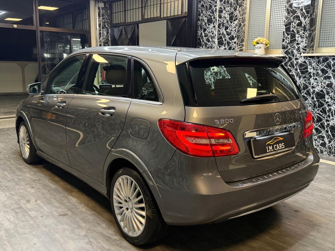 Mercedes-benz B 200 NGD Premium