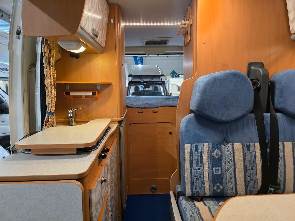 CAMPER VAN ROLLER TEAM LIVINGSTONE
