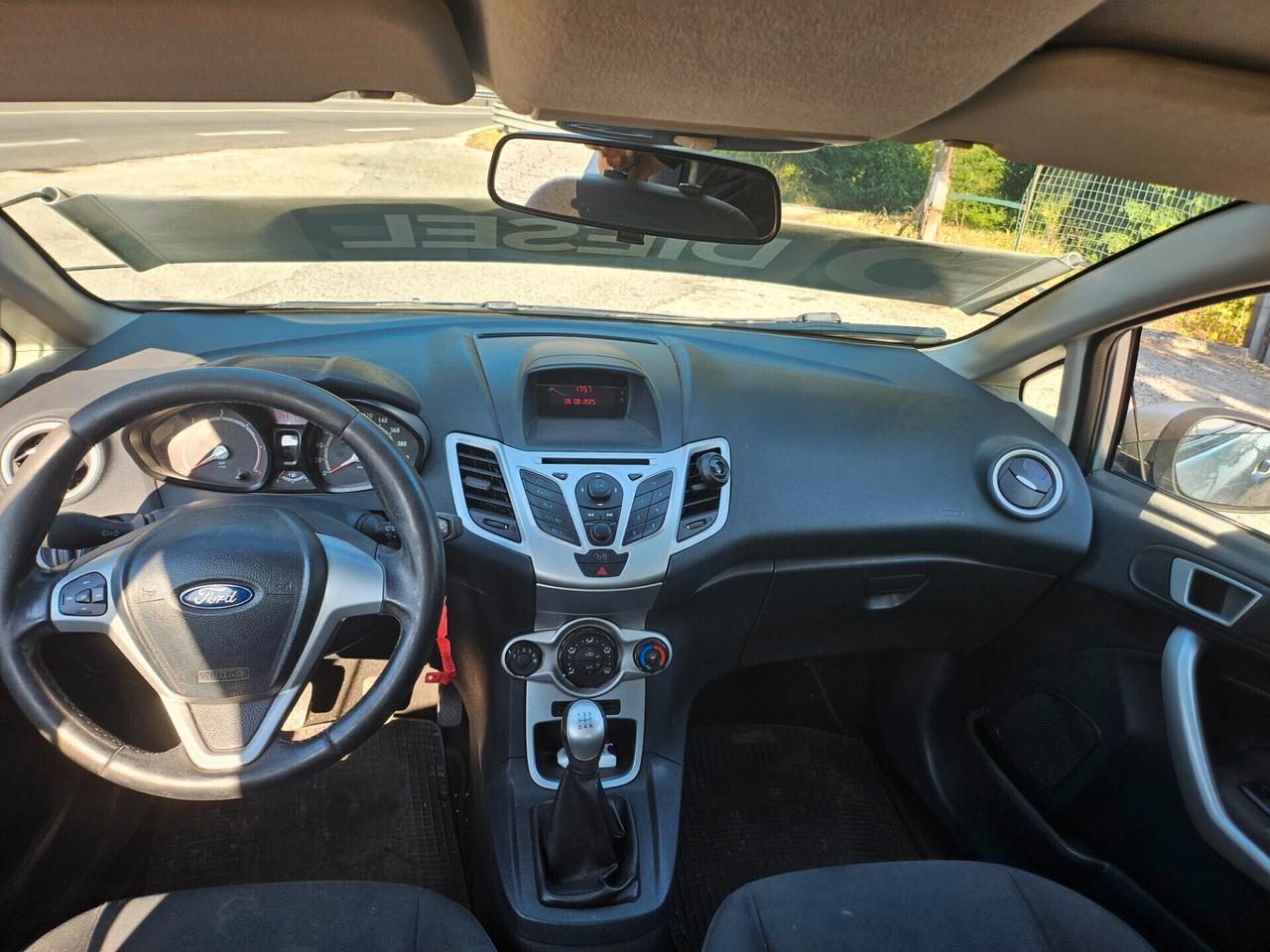 Ford Fiesta 1.4 TDCi 70CV 5 porte Titanium