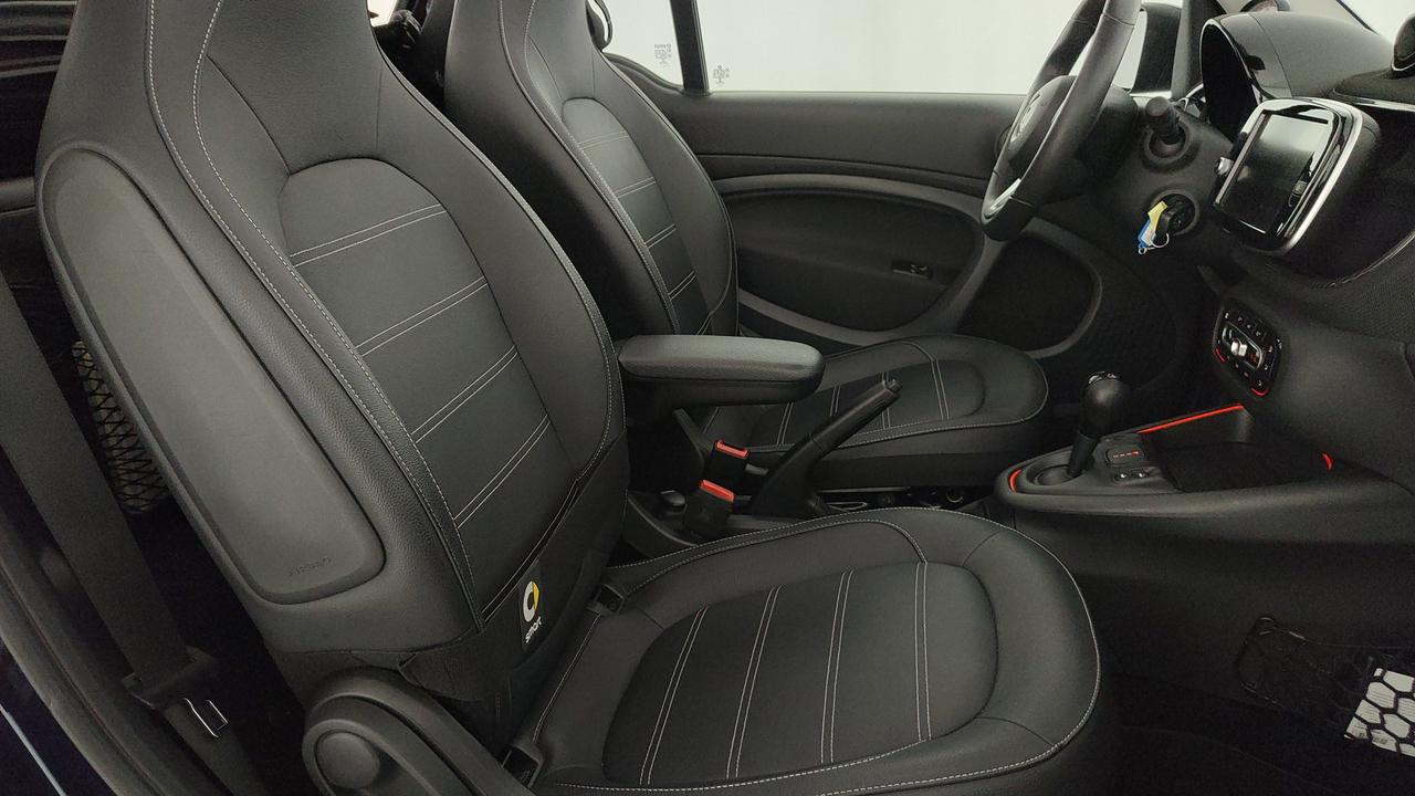 SMART Fortwo Cabrio eq suitered 4,6kW