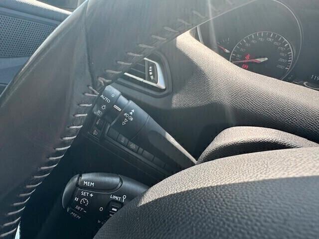 Peugeot 308 BlueHDi 130 S&S SW Navi-Carplay-led-Pdc