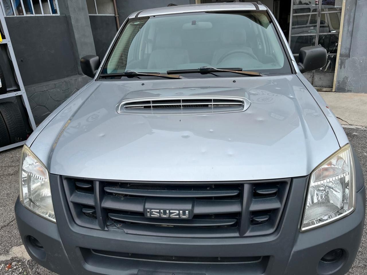 Isuzu D-Max 3.0 TD cat Crew Cab 4WD Pup LS Roadmap