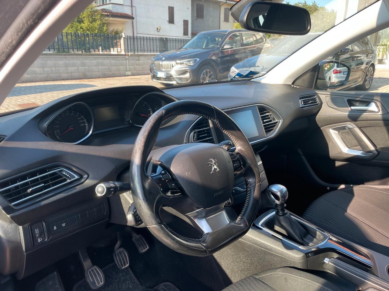 Peugeot 308 BlueHDi 120 S&S Business