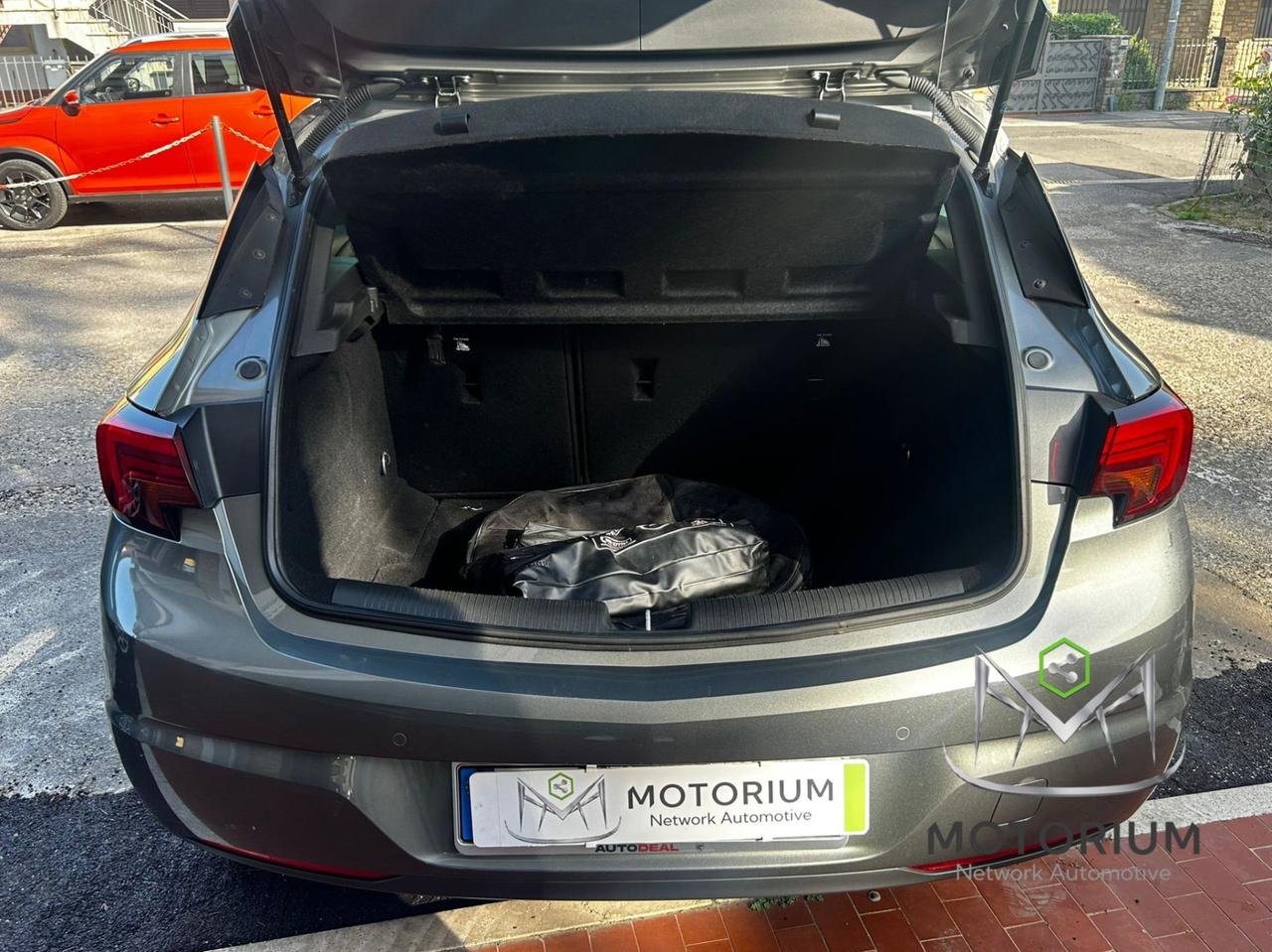 Opel Astra ULTIMATE 122CV