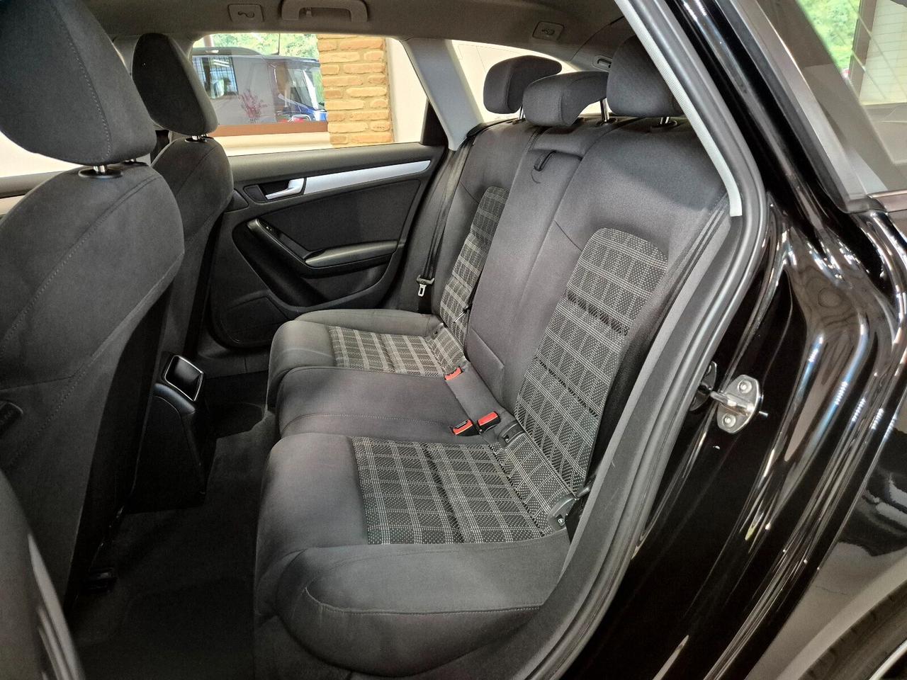 Audi A4 Avant 2.0 Aut. S.Line *Gancio traino* 177CV