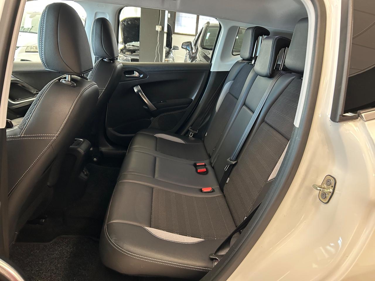 Peugeot 2008 - 2014 1.2 PureTech 1.2 82cv 87.000KM