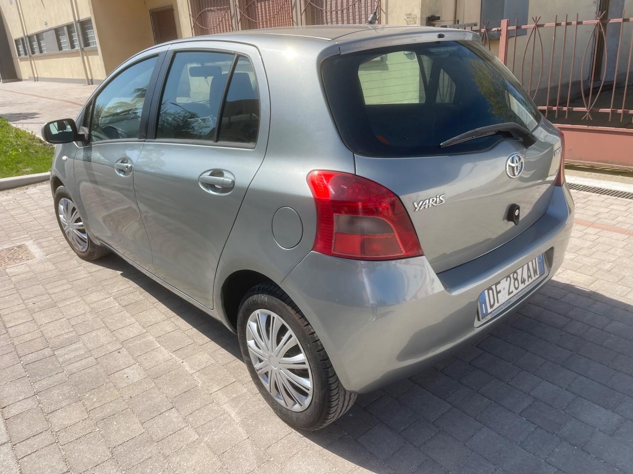 Toyota Yaris 1.3 5 porte
