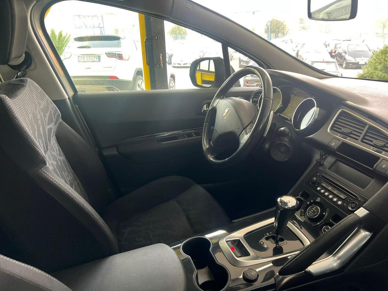 Peugeot 3008 1.6 HDi 110CV cambio automatico