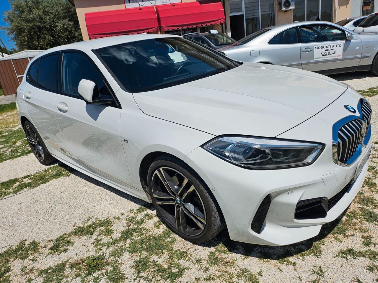 Bmw 118 118d 5p. Msport