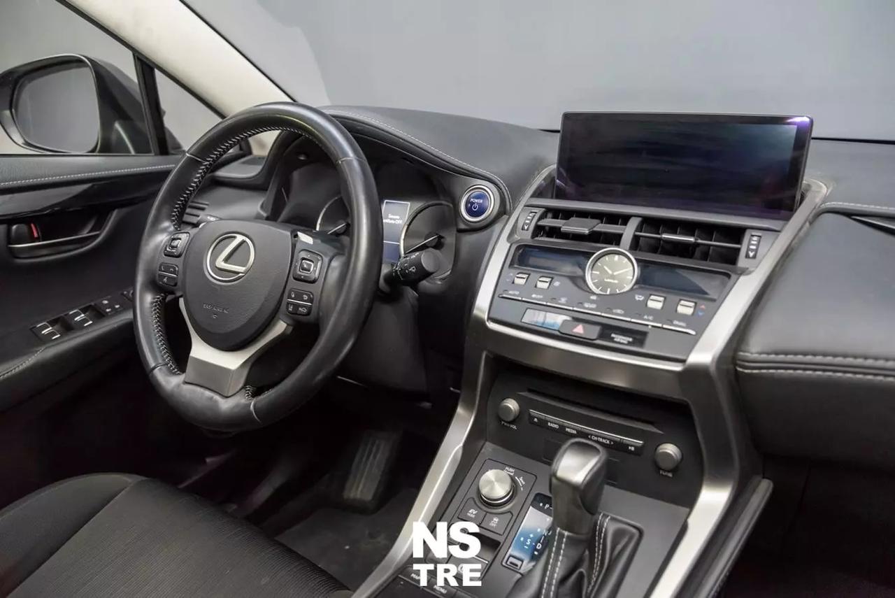 Lexus NX 300h 2.5 Hybrid Business CVT