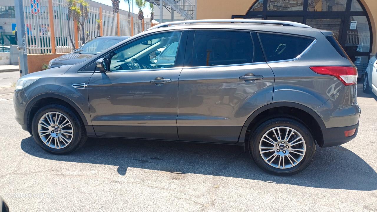 Ford Kuga 2.0 TDCI 140 CV 4WD Powershift Titanium