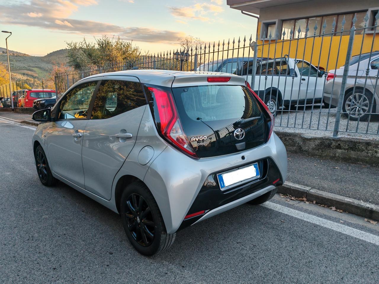 Toyota Aygo Connect 5 porte incidentata/sinistrata