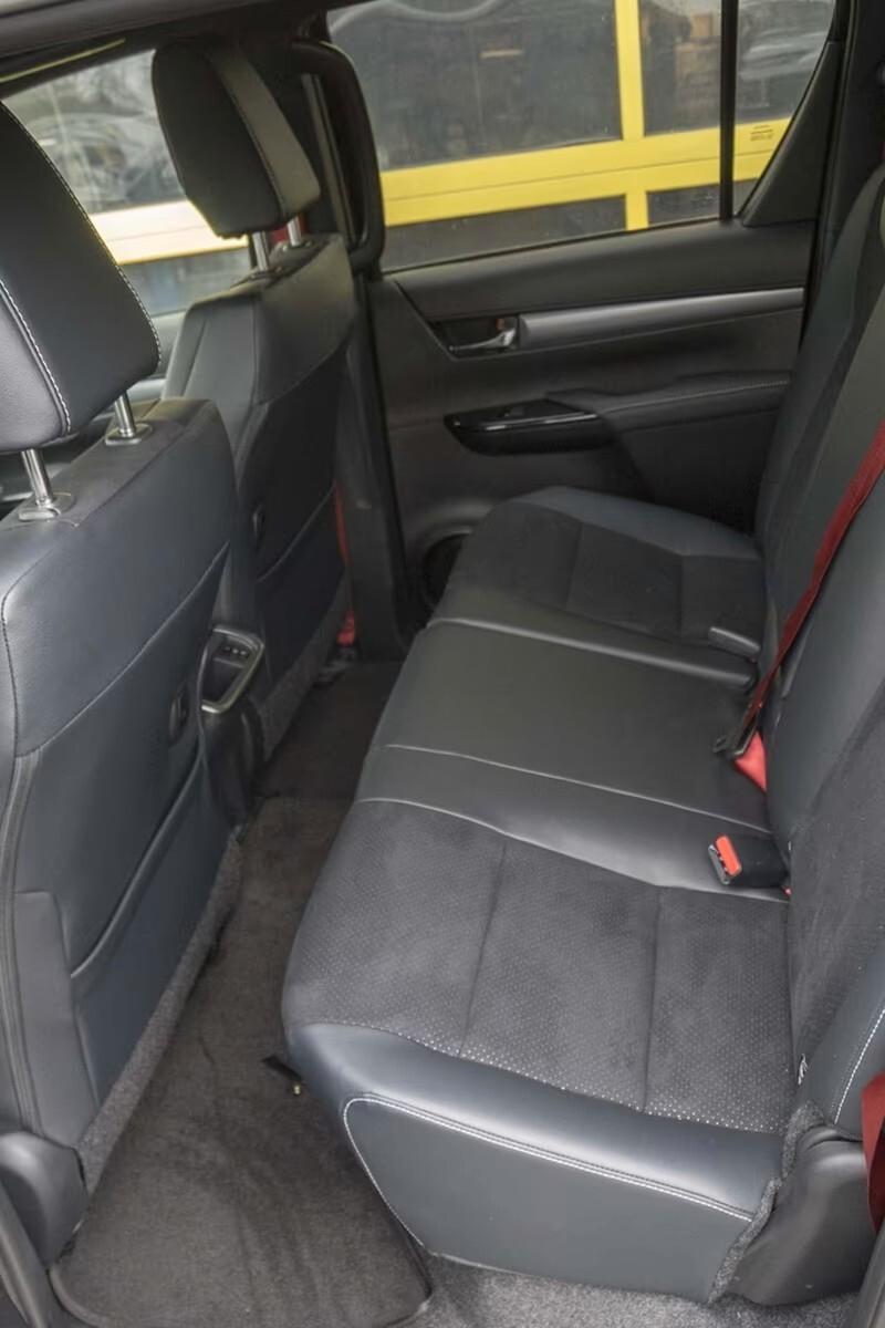 Toyota Hilux 2.8 D-4D A/T 4WD 4 porte Double Cab GR SPORT