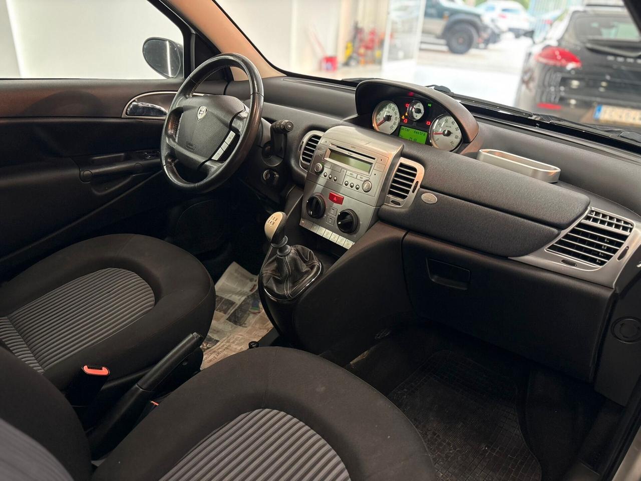 Lancia Ypsilon 1.2 Argento