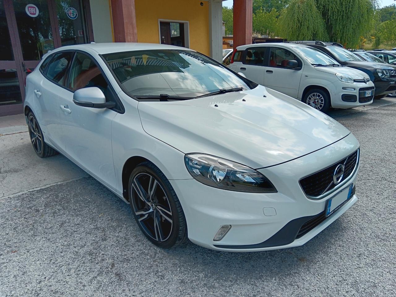 Volvo V40 2.0 D2 120CV R DESIGN NUOVISSIMA