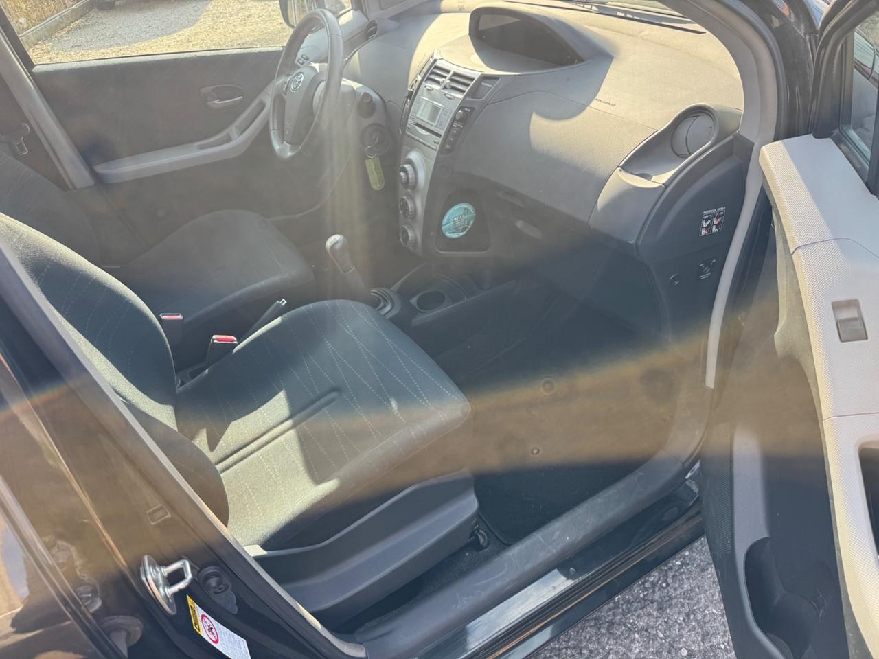 Toyota Yaris 1.3 5 porte Sol NEOPATENTATI