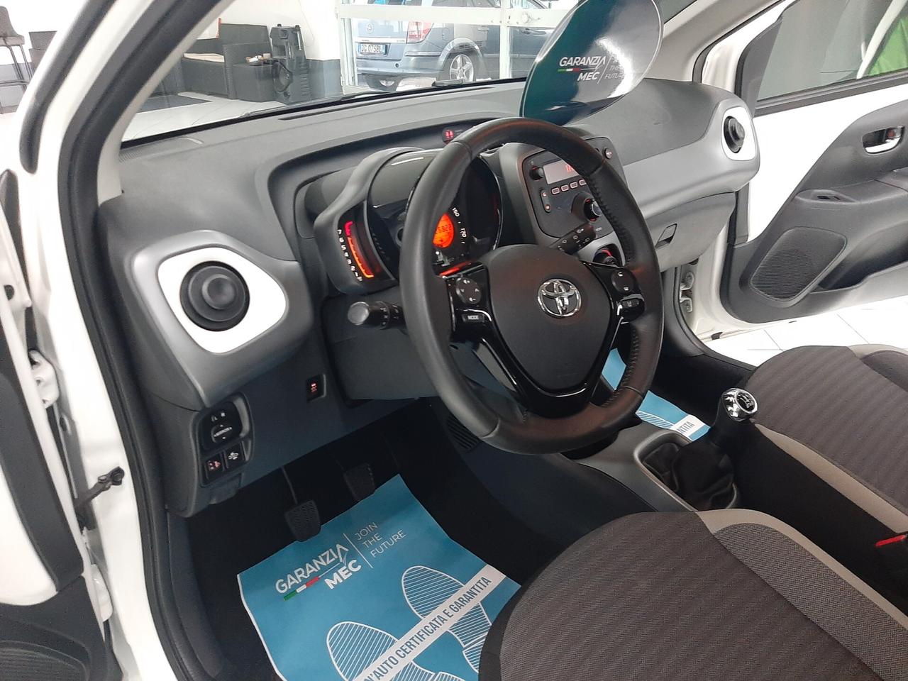 Toyota Aygo 1.0 VVT-i 69 CV 5 porte x-business