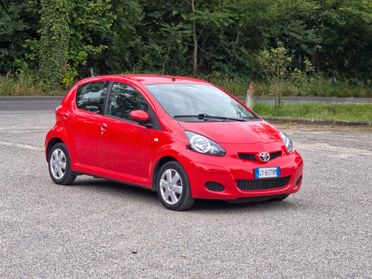 Toyota Aygo 1.0 12V VVT-i 5 porte Sol CV-68 2008-E4 Manuale NEO