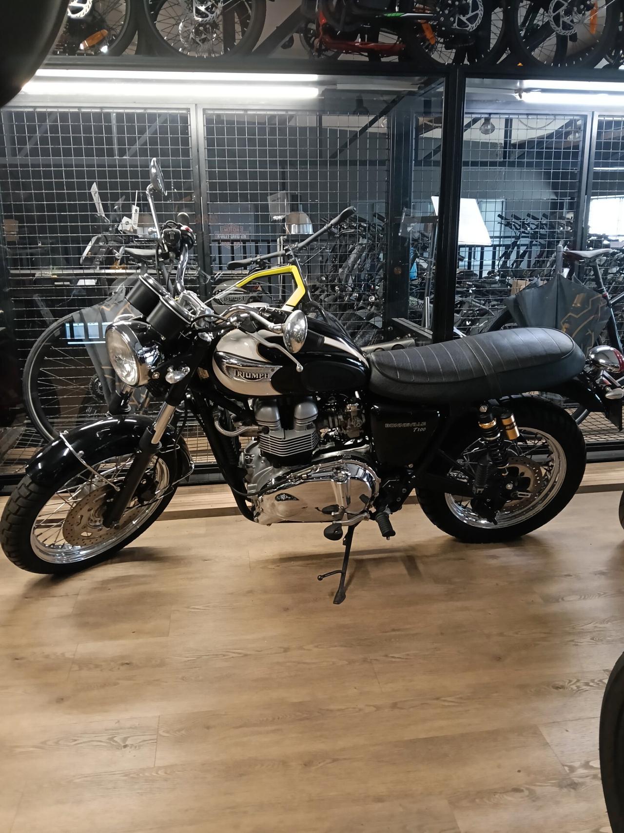 Triumph Bonneville T100 - 2004